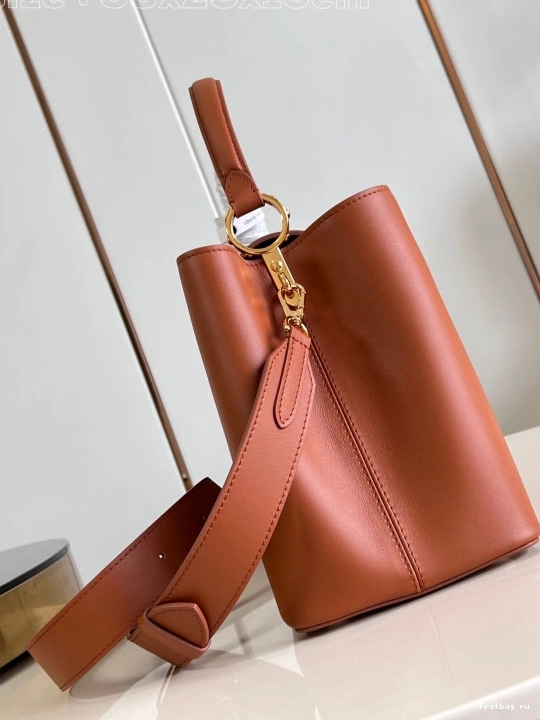 First bag ru GM LOUIS Capucines VUITTON Souple-38*23*16CM 0816